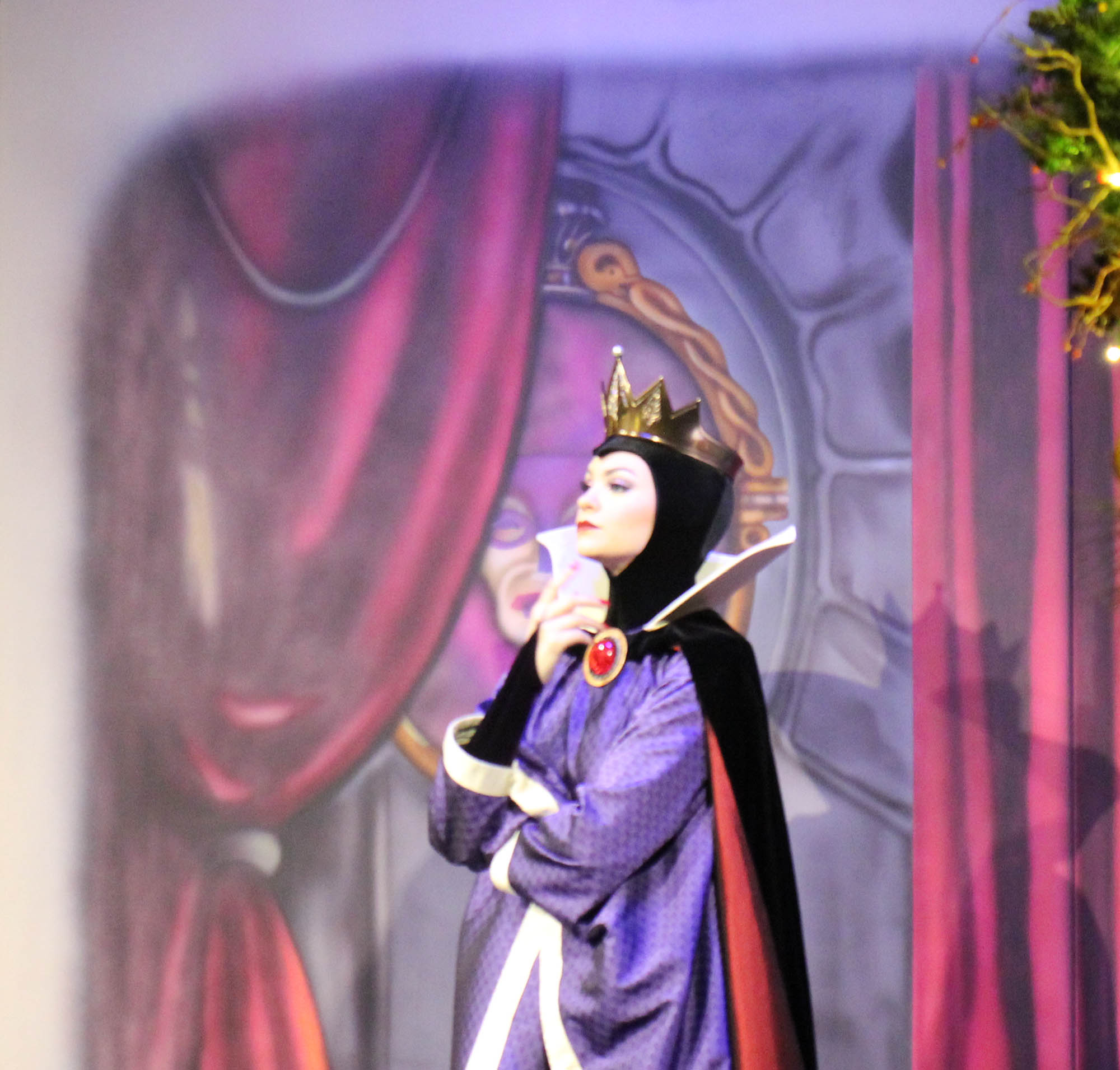The Evil Queen at Storybook Dining at Artist Point